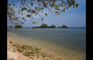 Sepotong Sorga Dikeheningan Pantai Bilik