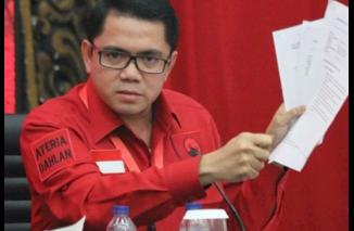 Arteria Dahlan : Rangkap Jabatan Rektor UI Langgar Aturan