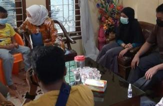 Cerita Pilu dari Purwakarta, 3 Remaja Yatim Piatu Setelah Ayah Ibunya "Dijemput" Corona