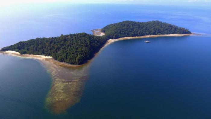 Pulau Bulupoloe, Pesona Menakjubkan di Luwu Timur