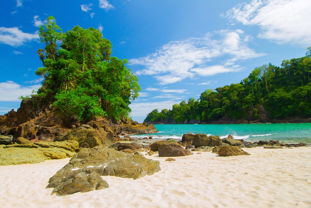 Green Bay, Sorga Tersembunyi di Ujung Jawa