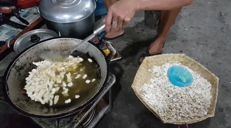 Jagung Titi, Kudapan Khas Masyarakat Flores Timur Nan Menggoda