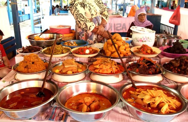 Gugah Selera dengan Nasi Kapau yang Menggoda