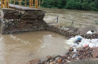 Dihajar Banjir, Jembatan Muhara Lebak Patah Dua