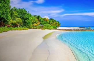 Tips Liburan di Pantai Selama Pandemi Corona