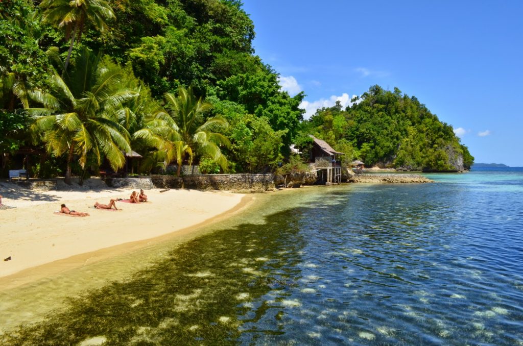 Tomini Bay, Kepingan Surga di Ujung Celebes