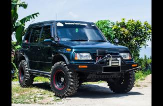 Off-road Dua Alam Bersama Suzuki Vitara 1994 6 Silinder 4.000 Cc