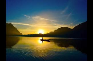 Berpeluk Kabut Pagi di Danau Gunung Tujuh Kerinci