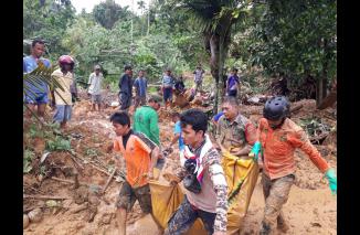 Duka Ranahminang, Satu Keluarga Tewas Tertimbun Longsor di Lb Alung, Pariaman