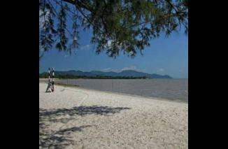 Pantai Pongkar Si Cantik di Sisi Timur Karimun