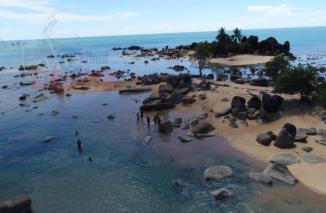 Pantai Batu Nenek Destinasi Menawan Bumi Sambas