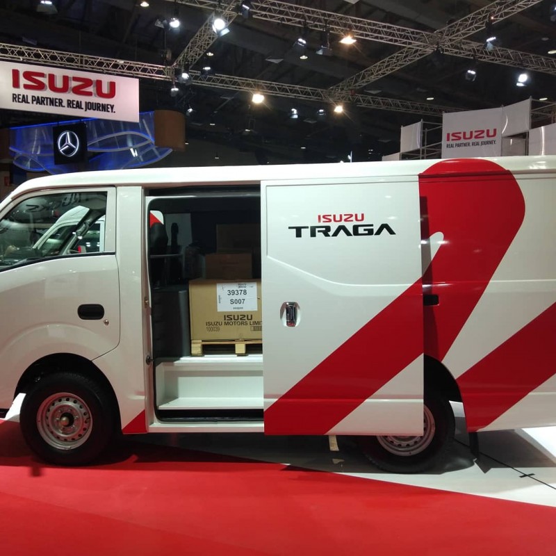 Traga Blind Van, Mobil Komersial Spesialis Kurir e-Commerce