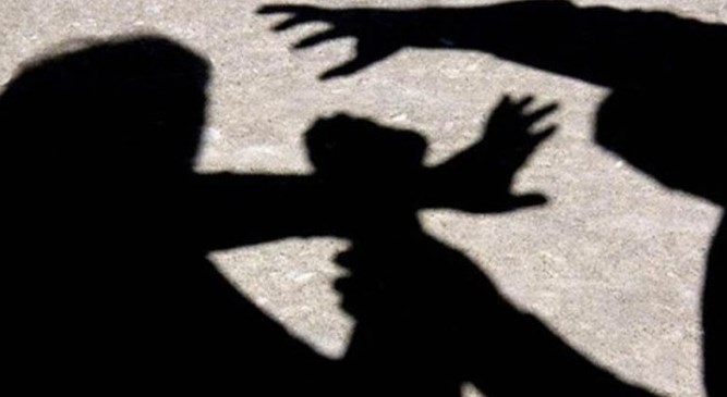 Gegara &quot;Cerita&quot; Tidur Bareng, Siswa SMA Babak Belur Dikeroyok 3 Teman Ceweknya