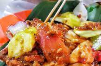 Rujak Kolam Medan, Camilan Khas Tepi Telaga