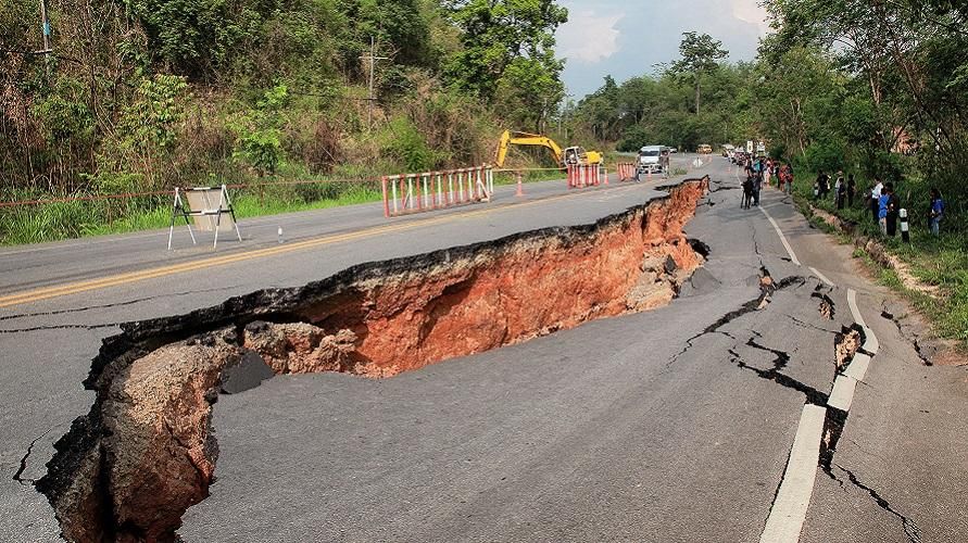 Gempa Saat Berkendara, Apa yang Harus Dilakukan? Baca Tips Berikut