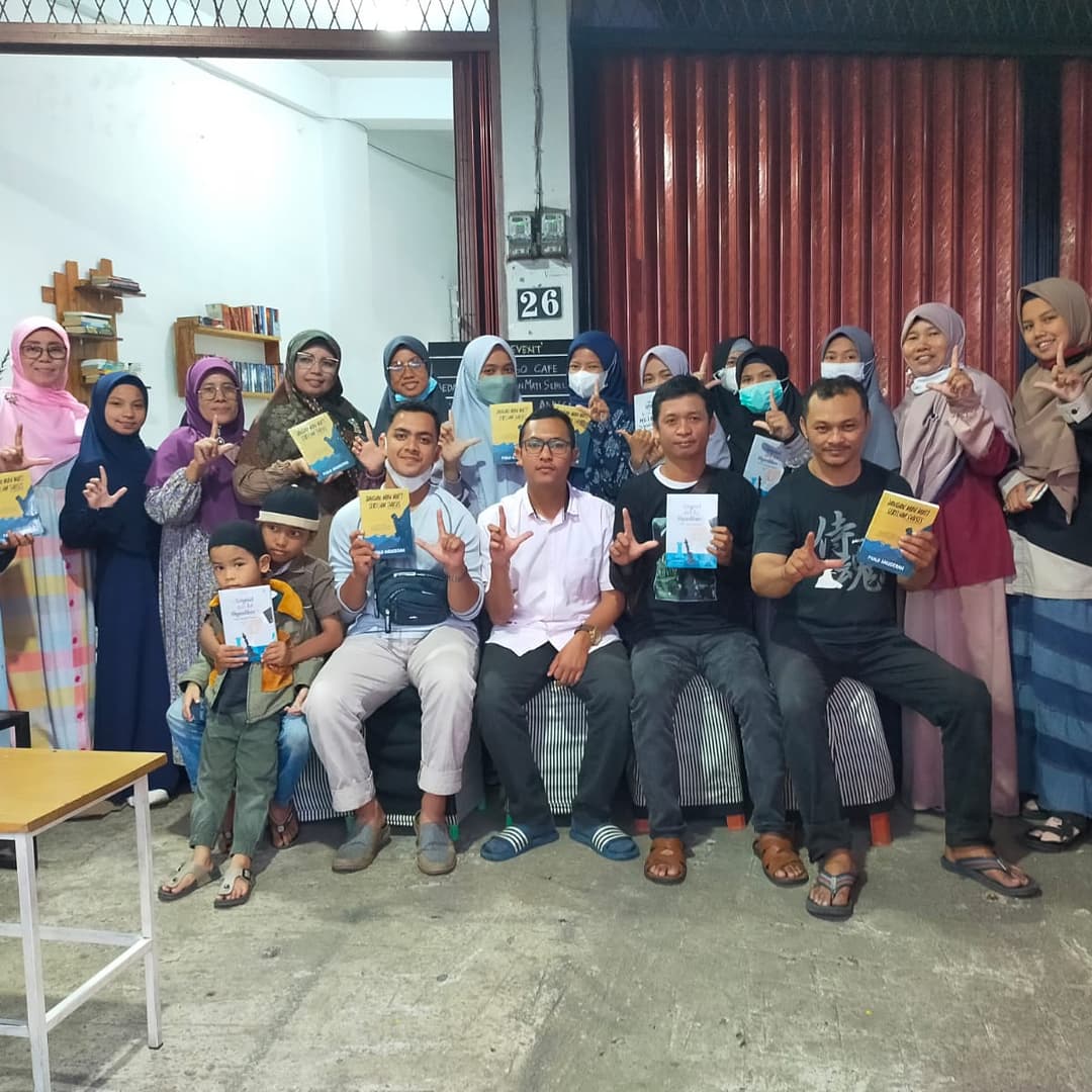 Bedah Buku “Jangan Mau Mati Sebelum Sukses” karya Panji Anugerah  pada Literasi Go Cafe  Pustaka Dua-2