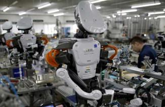 Manusia Kian Tersingkir, Robot Mulai Masuki Pabrik
