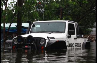 Banjir? Terjang Aja dengan Mobil Ini