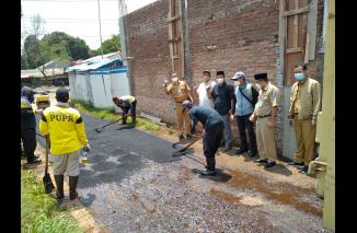 Respons Kelurahan Leuwinanggung, PUPR Aspal Jalan Cakung