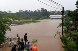 Curah Hujan di Atas Normal, Banjir dan Longsor Hajar Depok