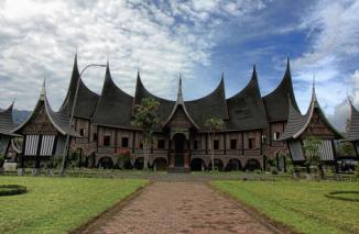 Lebih Dekat dengan Rumah Gadang, Rumah Adat Khas Minangkabau