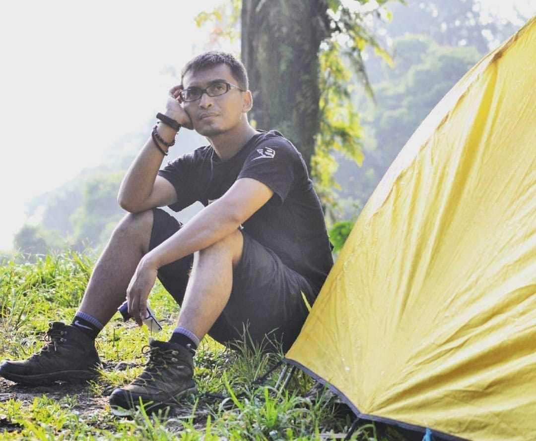 Cara Aman Mendirikan Tenda Saat Naik Gunung