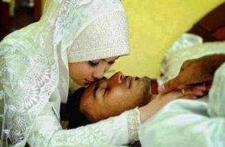 Harmonis dalam Keluarga, Ikuti 15 Sunnah Rasul Berikut