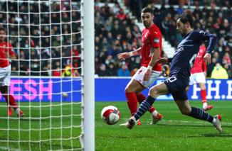 Dihantui Corona, City Tetap Mampu Lumat Swindon 4-1
