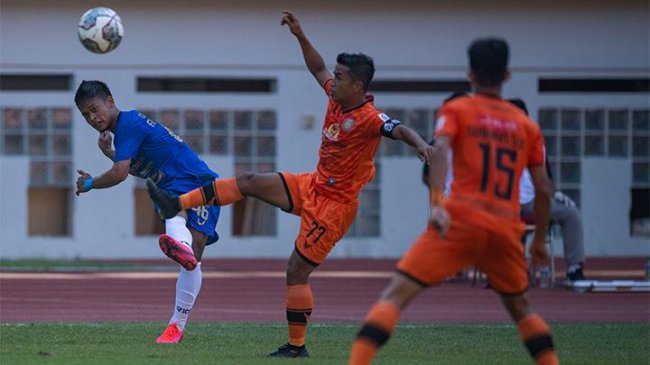 Gawat, 52 Pemain Liga 1 Positif Covid-19