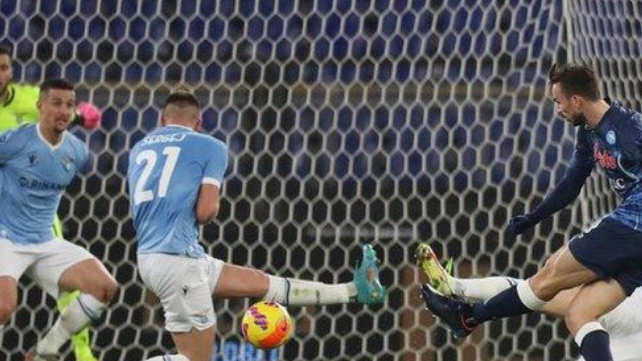 Lewati Duo Milan, Napoli Melenggang ke Puncak Klasemen Liga Italia