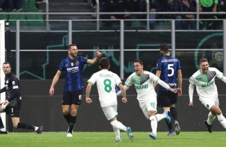 Sassuolo Ajarkan Inter Bermain Bola