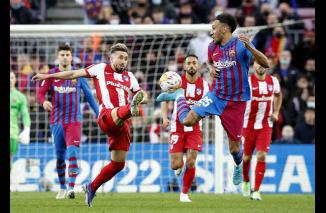 Diwarna Kartu Merah, Barca Kalahkan Atletico Madrid 4-2