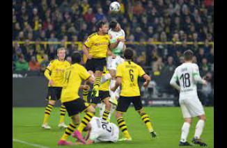 Dortmund "Menggila" Gladbach Digulung 6-0