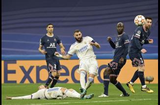 Hattrick Benzema Buyarkan Mimpi PSG di Liga Champions
