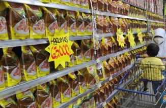 Minyak Goreng Kemasan Tembus Rp 60.000