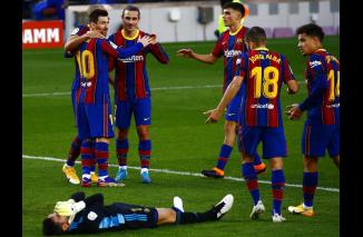 Barcelona Kembali ke Tiga Besar