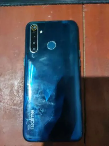 Smartphone Realme Terbaru dengan Harga Termurah