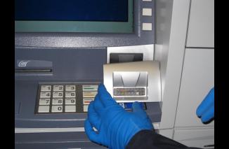 Harap Waspada, Ini Tanda ATM Sudah Dipasang Alat Skimming