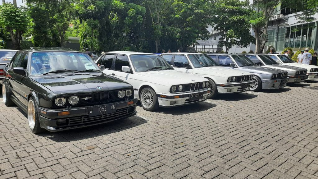 Mobil Era 80-an yang Banyak Diburu Hingga Kini