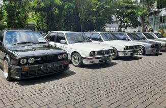 Mobil Era 80-an yang Banyak Diburu Hingga Kini