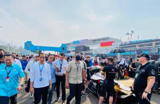 Hadir Bersama 5 Menteri Plus Kapolri, Jokowi Puas dengan Formula E