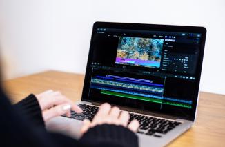 7 Software Edit Video Terbaik yang Mudah Digunakan Pemula