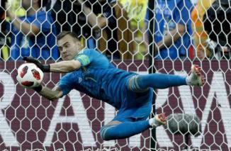 Kiper-kiper Haus Gol di Lapangan Hijau 