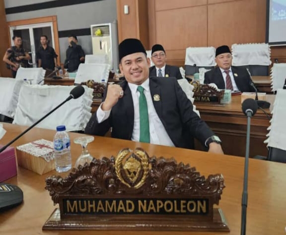 Muhammad Napoleon Resmi dilantik Menjadi Anggota DPRD Muara Enim