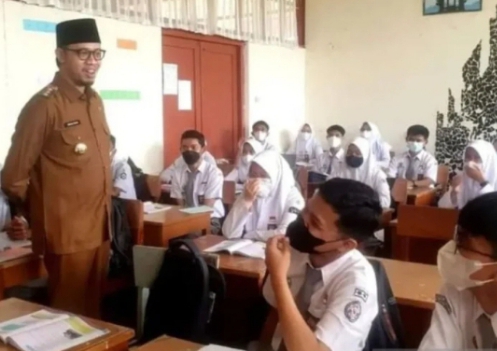 Erman Safar Pastikan, di Bukittinggi Tak Ada Pungutan di Sekolah 