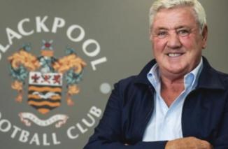 Kejutan dari Kasta Ketiga Liga Inggris, Steve Bruce Tangani Blackpool 