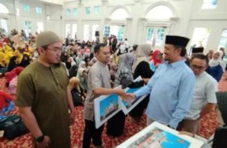 Walikota Bukittinggi Serahkan Bantuan Insentif Guru Non PNS