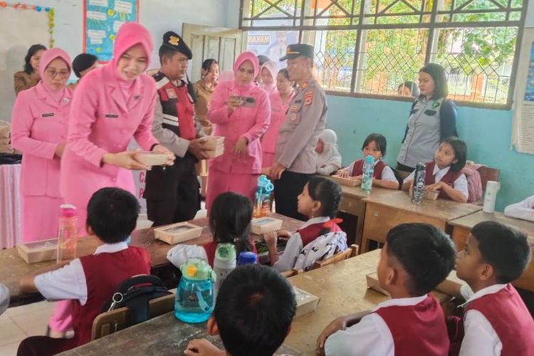 Siswa Makan Bergizi Gratis, Guru Jalani Pemeriksaan Kesehatan Gratis