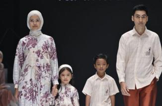 Mulai Menyiapkan Outfit Lebaran? Ketahui 4 Tips Matching Memilih Seragam Keluarga