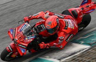 Hasil Tes Pramusim MotoGP 2025 - Marc Marquez Jadi No 1 Jelang Sesi Berakhir, Selisih 0,4 Detik Dicatatkan